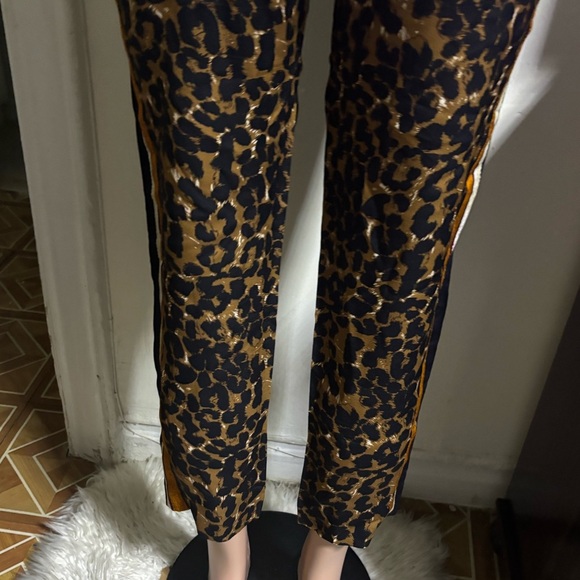 KOBI HALPERIN Women’s Aria Side-Stripe Animal-Print Cropped Pants - Picture 10 of 14
